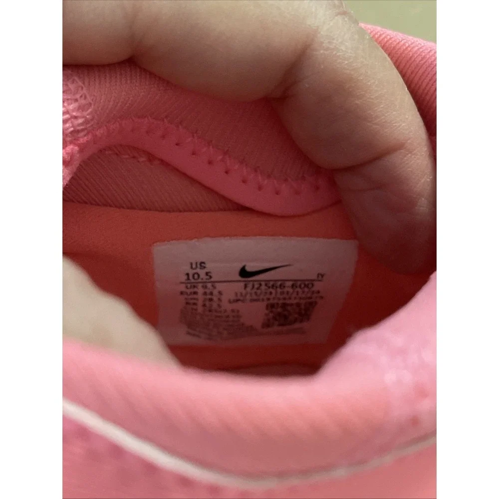 Nike Pink Cleats Phantom Luna